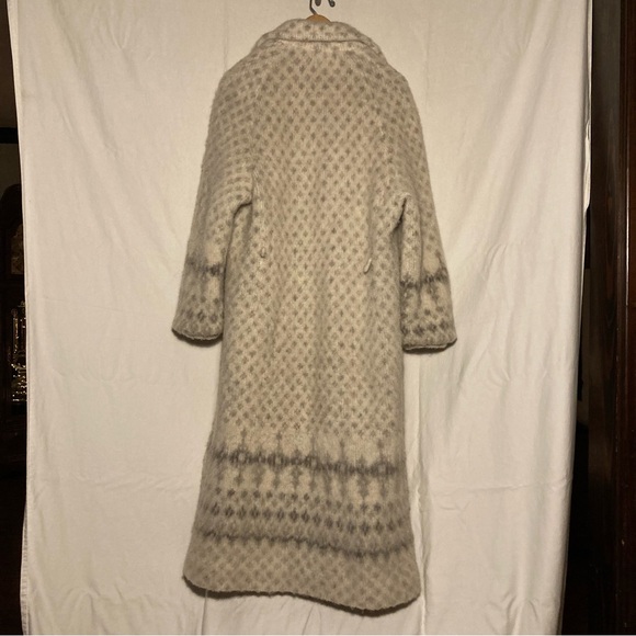 Vintage 70’s VAKA Pure New Wool Coat w/ Woolmark - Picture 2 of 13